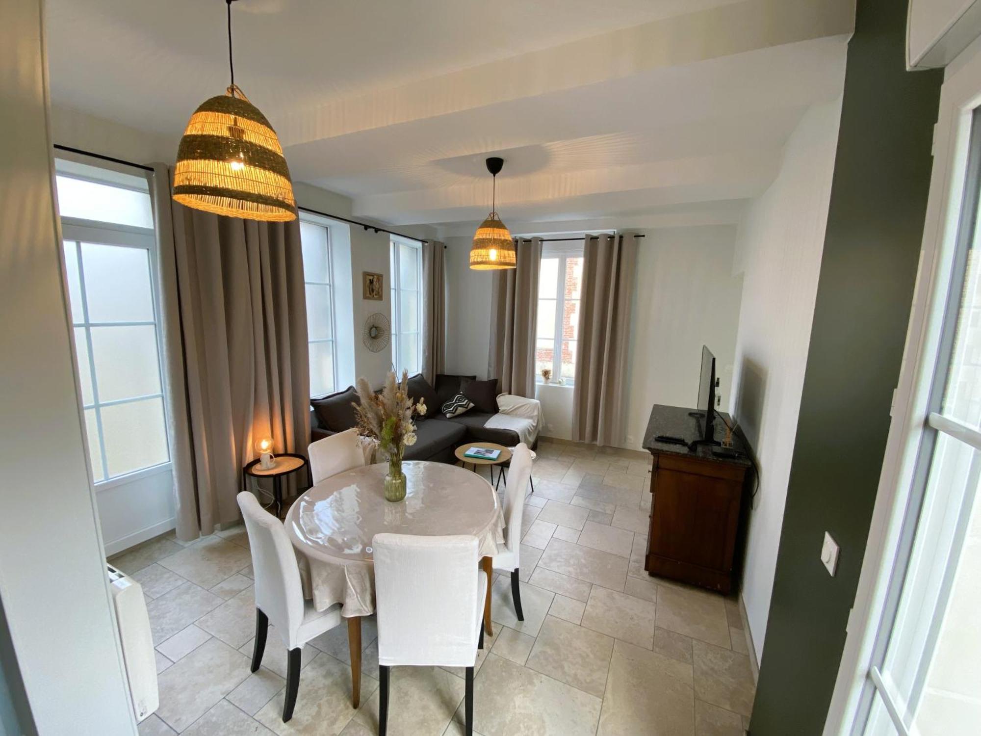 Maison 2 Chambres Avec Parking Et Jardin Noyon Exterior photo