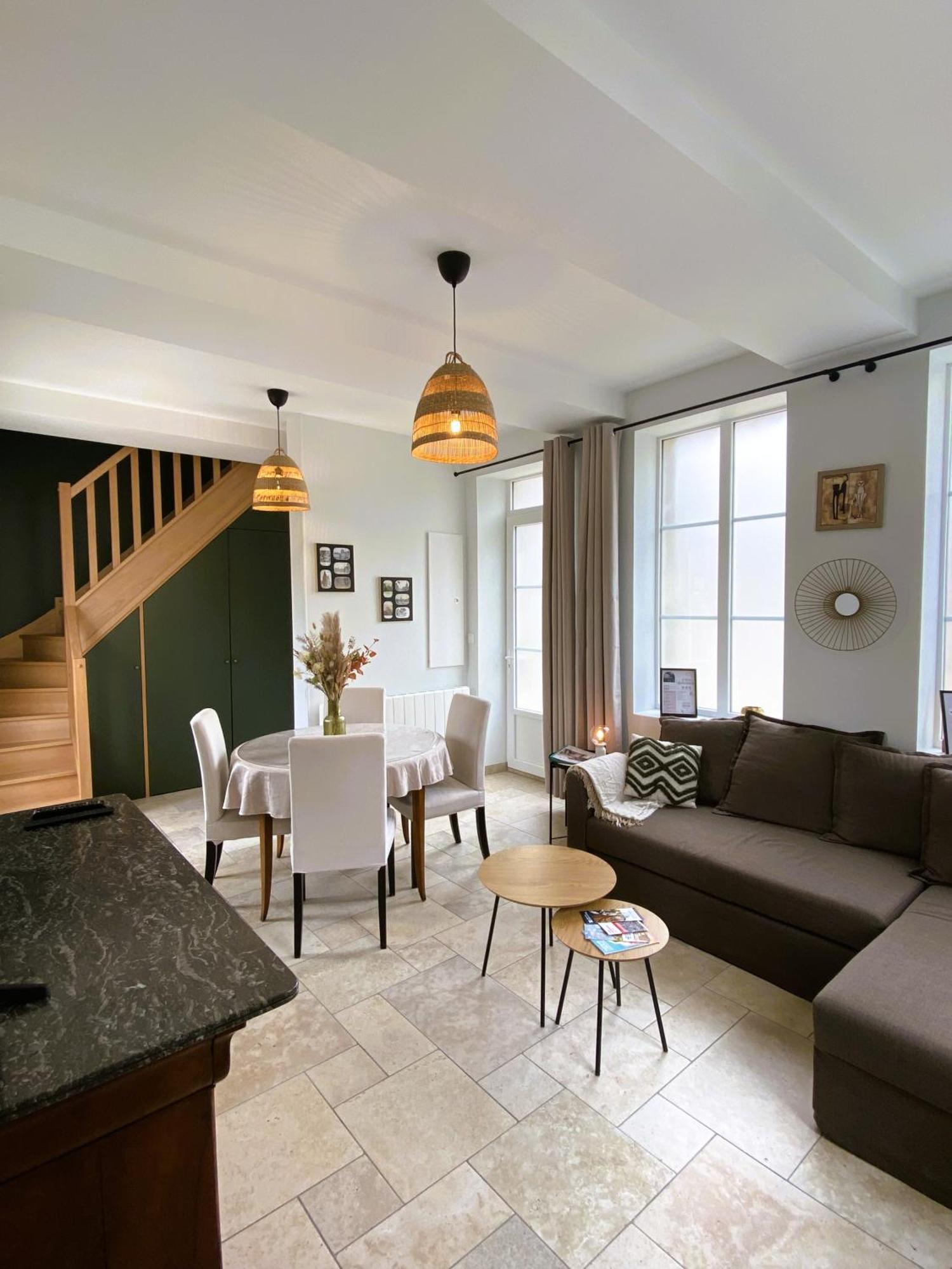 Maison 2 Chambres Avec Parking Et Jardin Noyon Exterior photo